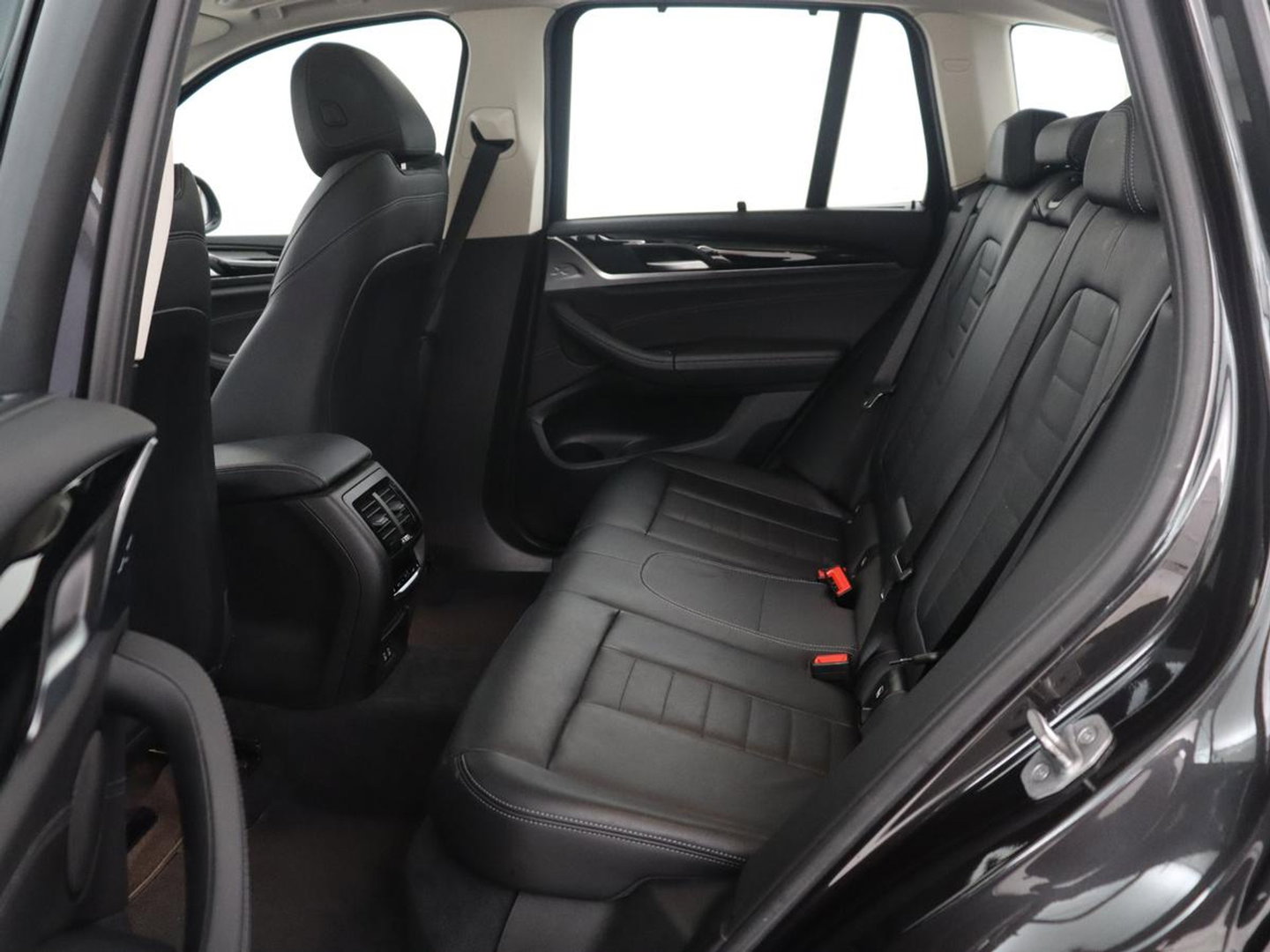 BMW X3 xDrive20i High Executive | Trekhaak | Stoelverwarming | Pano.Dak | Keyless Entry |
