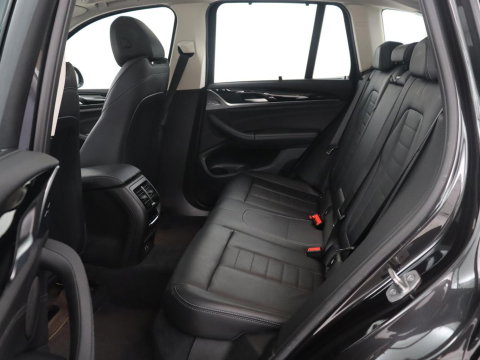 BMW X3 xDrive20i High Executive | Trekhaak | Stoelverwarming | Pano.Dak | Keyless Entry |