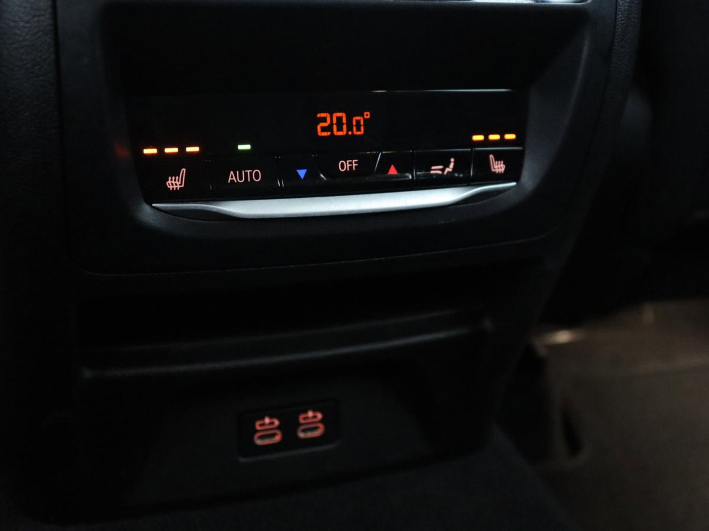 BMW X3 xDrive20i High Executive | Trekhaak | Stoelverwarming | Pano.Dak | Keyless Entry |