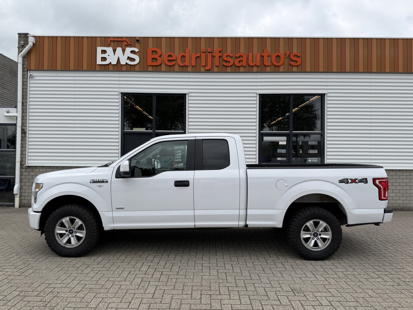 Ford F 150 XL V6 330pk automaat 4x4 / 5 persoons / Prins LPG / vaste prijs rijklaar € 24.950 ex btw / airco / cruise / leer / stoelverwarming / trekhaak / euro 6