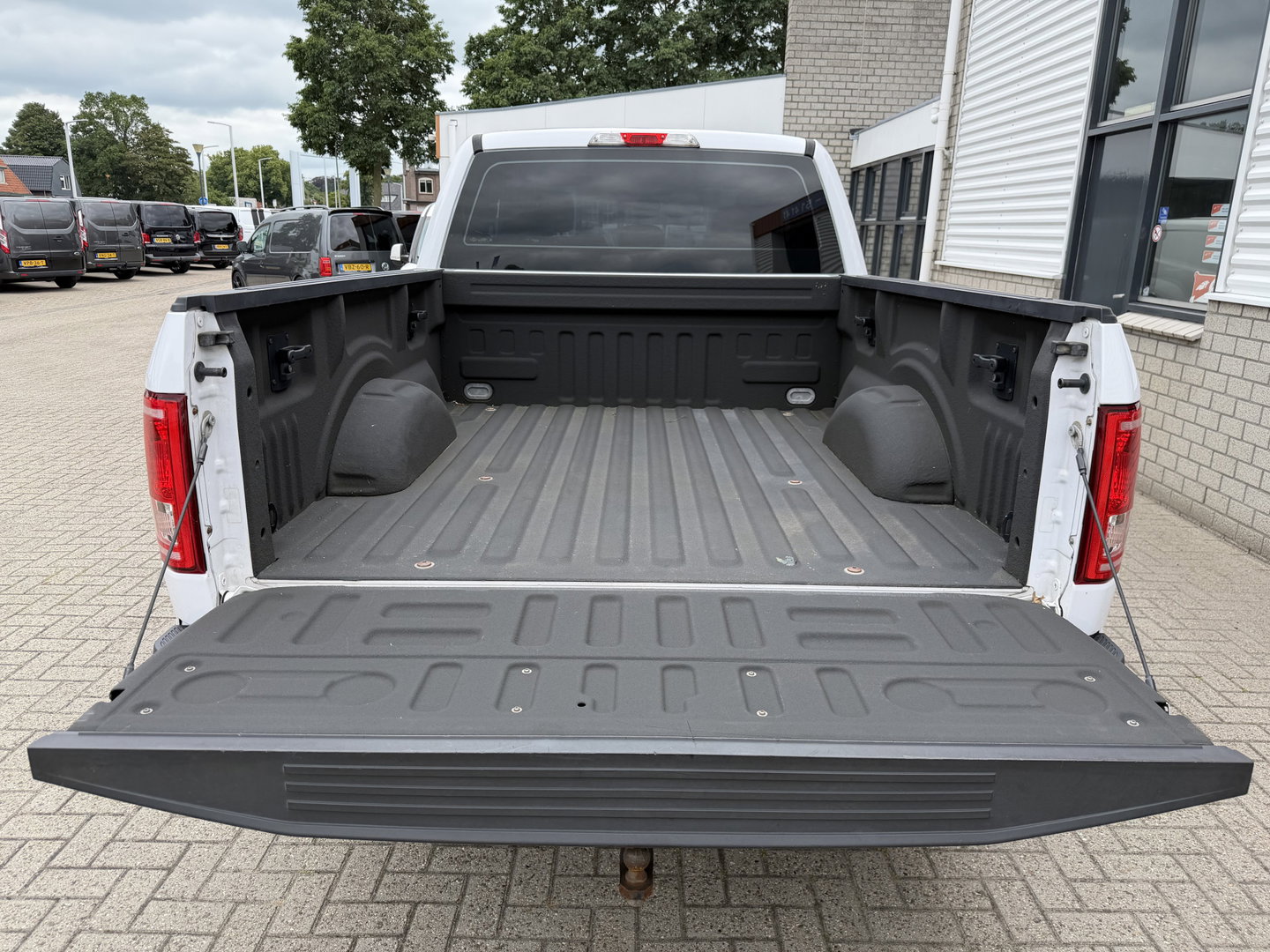 Ford F 150 XL V6 330pk automaat 4x4 / 5 persoons / Prins LPG / vaste prijs rijklaar € 24.950 ex btw / airco / cruise / leer / stoelverwarming / trekhaak / euro 6