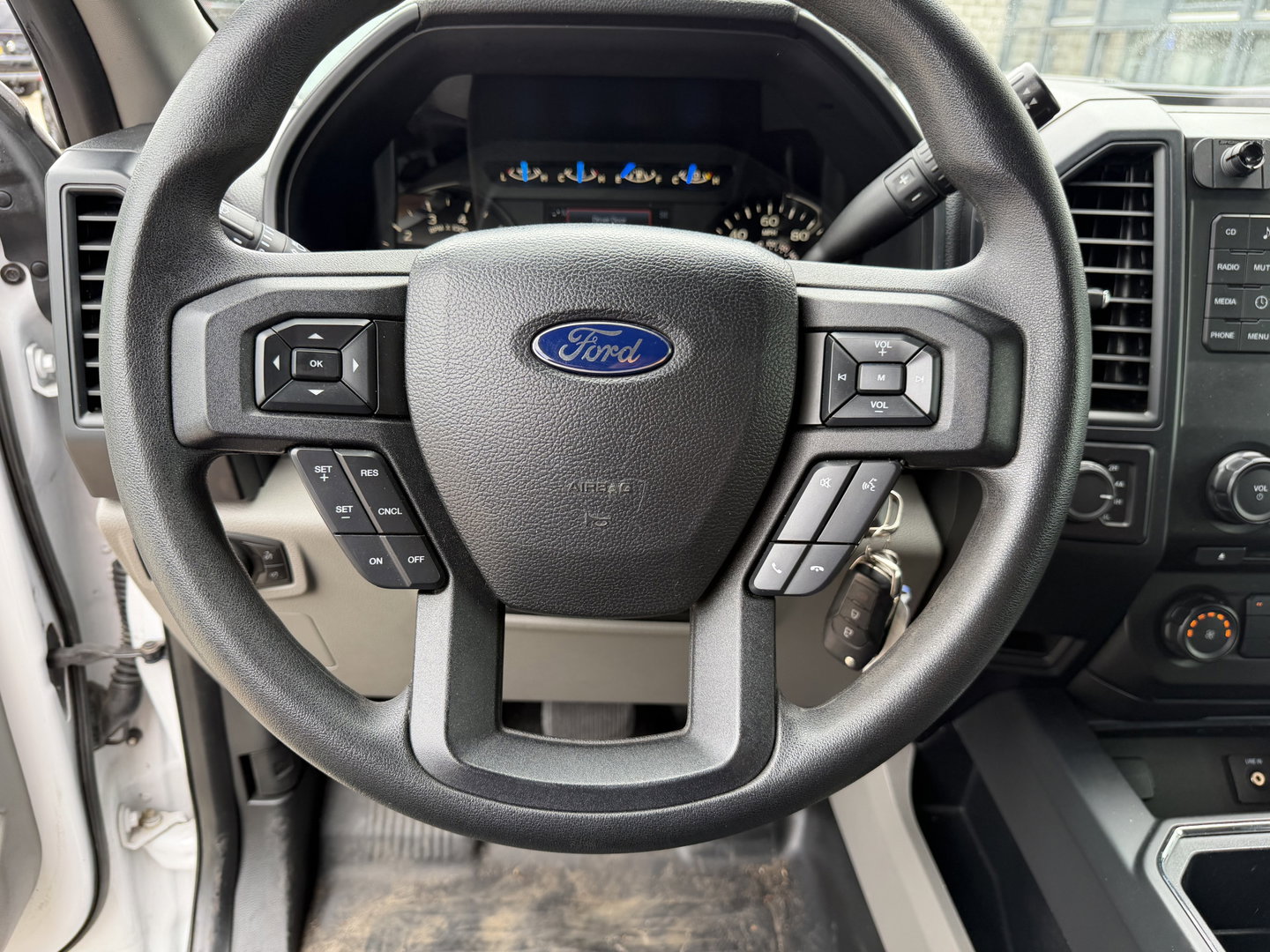 Ford F 150 XL V6 330pk automaat 4x4 / 5 persoons / Prins LPG / vaste prijs rijklaar € 24.950 ex btw / airco / cruise / leer / stoelverwarming / trekhaak / euro 6