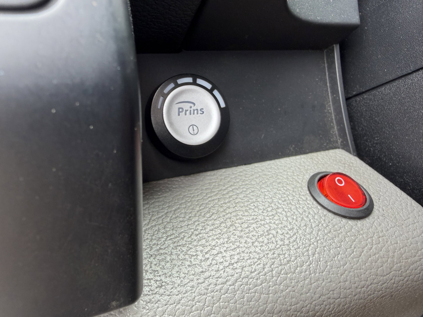 Ford F 150 XL V6 330pk automaat 4x4 / 5 persoons / Prins LPG / vaste prijs rijklaar € 24.950 ex btw / airco / cruise / leer / stoelverwarming / trekhaak / euro 6