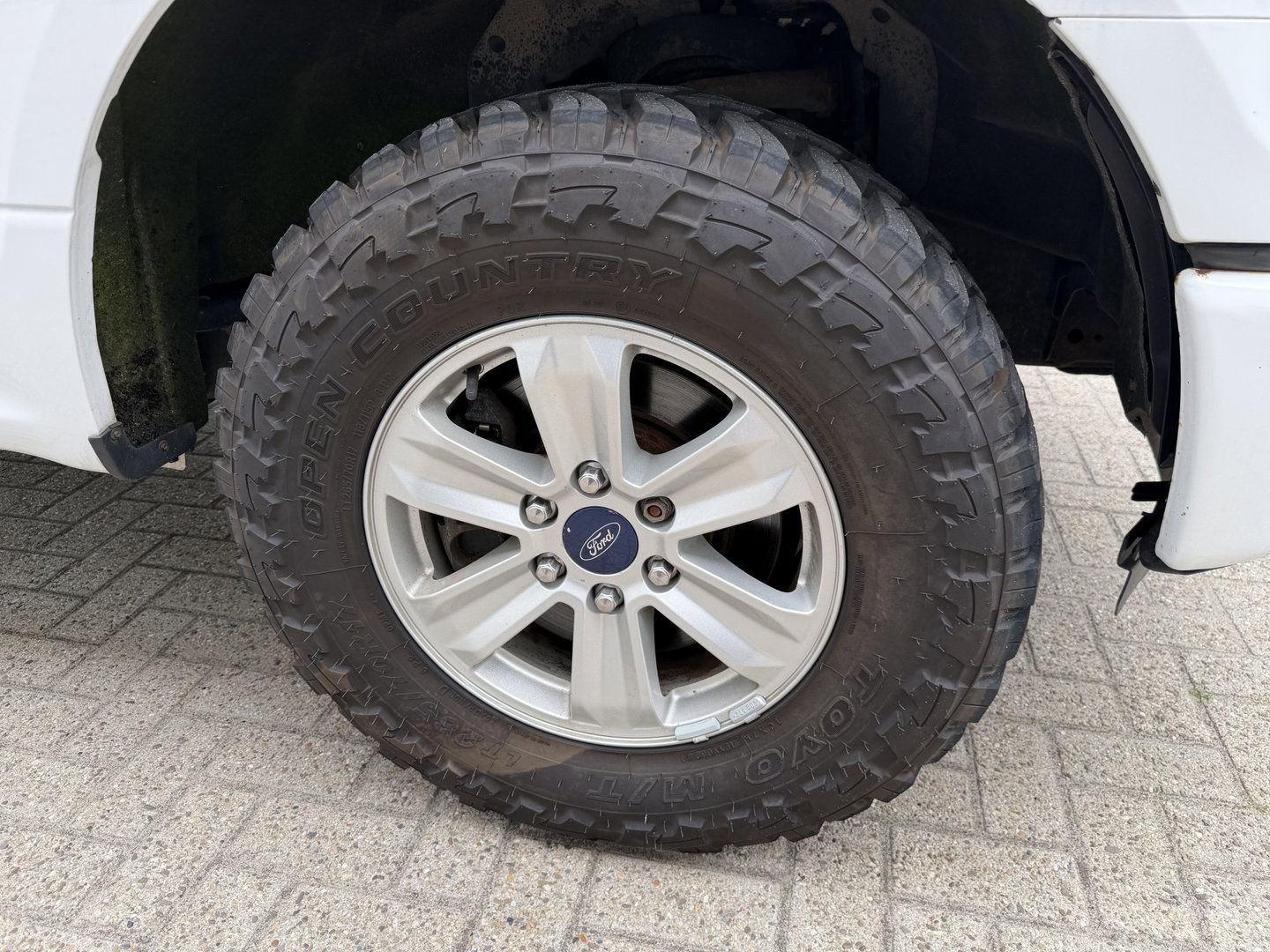 Ford F 150 XL V6 330pk automaat 4x4 / 5 persoons / Prins LPG / vaste prijs rijklaar € 24.950 ex btw / airco / cruise / leer / stoelverwarming / trekhaak / euro 6