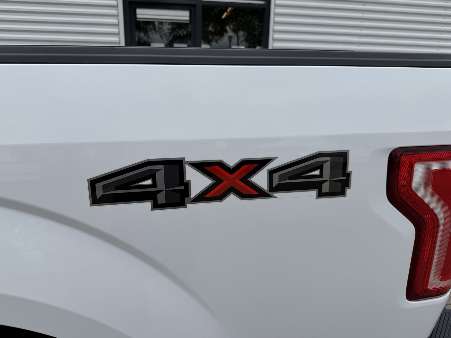 Ford F 150 XL V6 330pk automaat 4x4 / 5 persoons / Prins LPG / vaste prijs rijklaar € 24.950 ex btw / airco / cruise / leer / stoelverwarming / trekhaak / euro 6