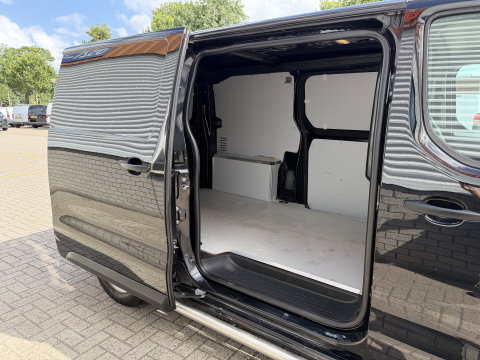 Opel Vivaro 1.5 CDTI L2H1 Edition / vaste prijs rijklaar € 18.950 ex btw / euro 6 / bpm vrij / lease vanaf € 319 / dubbele schuifdeur / zwart metallic / trekhaak / pdc voor en achter