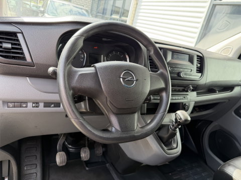 Opel Vivaro 1.5 CDTI L2H1 Edition / vaste prijs rijklaar € 18.950 ex btw / euro 6 / bpm vrij / lease vanaf € 319 / dubbele schuifdeur / zwart metallic / trekhaak / pdc voor en achter