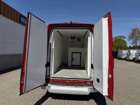 Volkswagen Crafter e-Crafter L3H3 36 kWh / Thermo King koel vries dag en nacht koeling - 22 graden celsius / rijbereik 120 km / airco / cruise / camera / pdc rondom / zero emissie