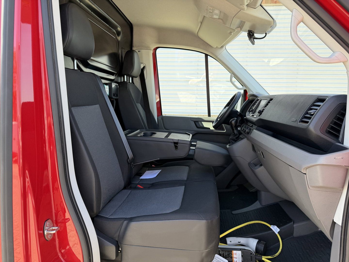 Volkswagen Crafter e-Crafter L3H3 36 kWh / Thermo King koel vries dag en nacht koeling - 22 graden celsius / rijbereik 120 km / airco / cruise / camera / pdc rondom / zero emissie