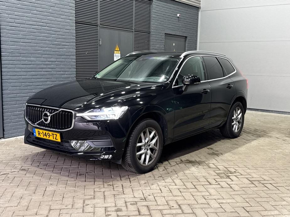 Volvo XC60 2.0 T5 Momentum | Camera | Trekhaak | Memory | Stoelverwarming | Getint glas | Full LED | Navigatie | Apple CarPlay