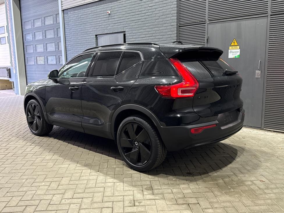 Volvo XC40 2.0 B3 Plus Black Edition | Harman/Kardon | Camera | Stoel+Stuurverwarming | Memory | Keyless | 20 Inch