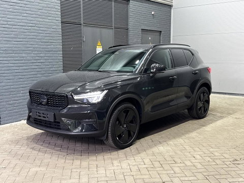 Volvo XC40 2.0 B3 Plus Black Edition | Harman/Kardon | Camera | Stoel+Stuurverwarming | Memory | Keyless | 20 Inch
