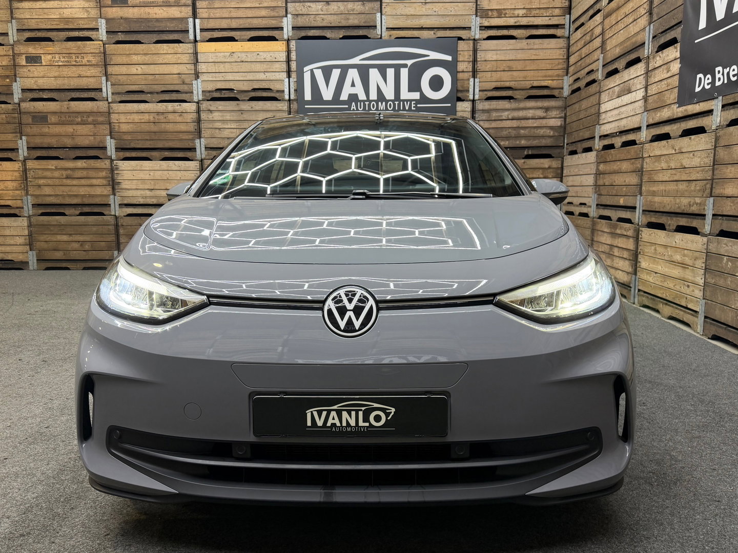 Volkswagen ID.3 Pro 59 kWh, 18"LM, Zwart dak, Moonstone Grey, Adaptive Cruise, Sfeer