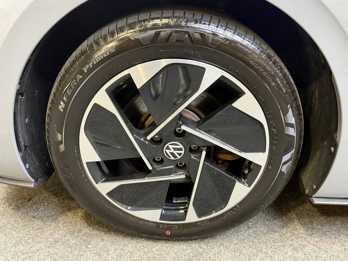 Volkswagen ID.3 Pro 59 kWh, 18"LM, Zwart dak, Moonstone Grey, Adaptive Cruise, Sfeer
