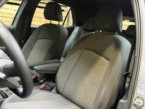 Volkswagen ID.3 Pro 59 kWh, 18"LM, Zwart dak, Moonstone Grey, Adaptive Cruise, Sfeer
