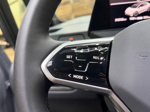 Volkswagen ID.3 Pro 59 kWh, 18"LM, Zwart dak, Moonstone Grey, Adaptive Cruise, Sfeer