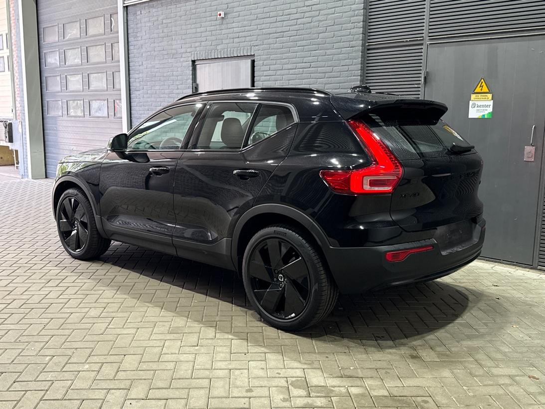 Volvo XC40 2.0 B3 Plus Black Edition | Harman/Kardon | Camera | Stoel+Stuurverwarming | Memory | Keyless | 20 Inch