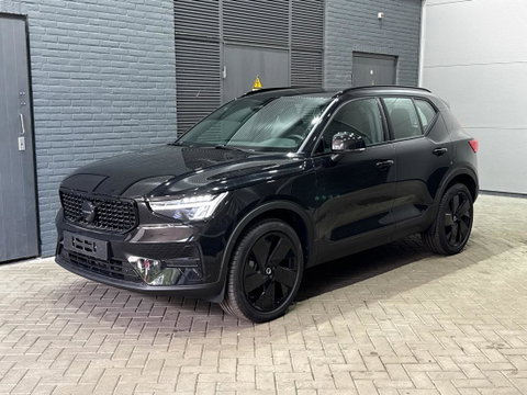 Volvo XC40 2.0 B3 Plus Black Edition | Harman/Kardon | Camera | Stoel+Stuurverwarming | Memory | Keyless | 20 Inch