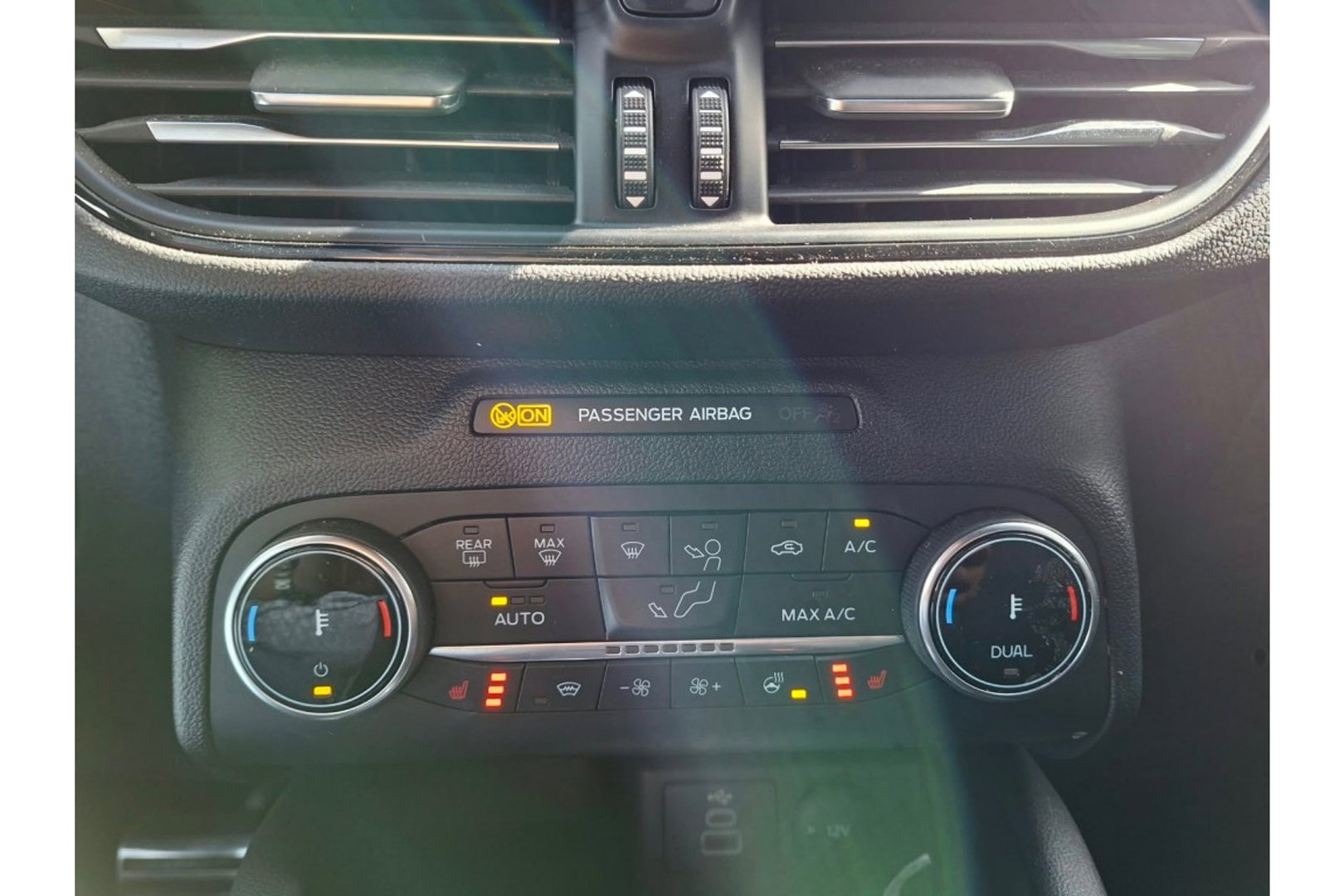 Ford Kuga 2.5 PHEV 225PK ST-LINE X AIRCO NAVI PDC-CAMERA WINTERPACK