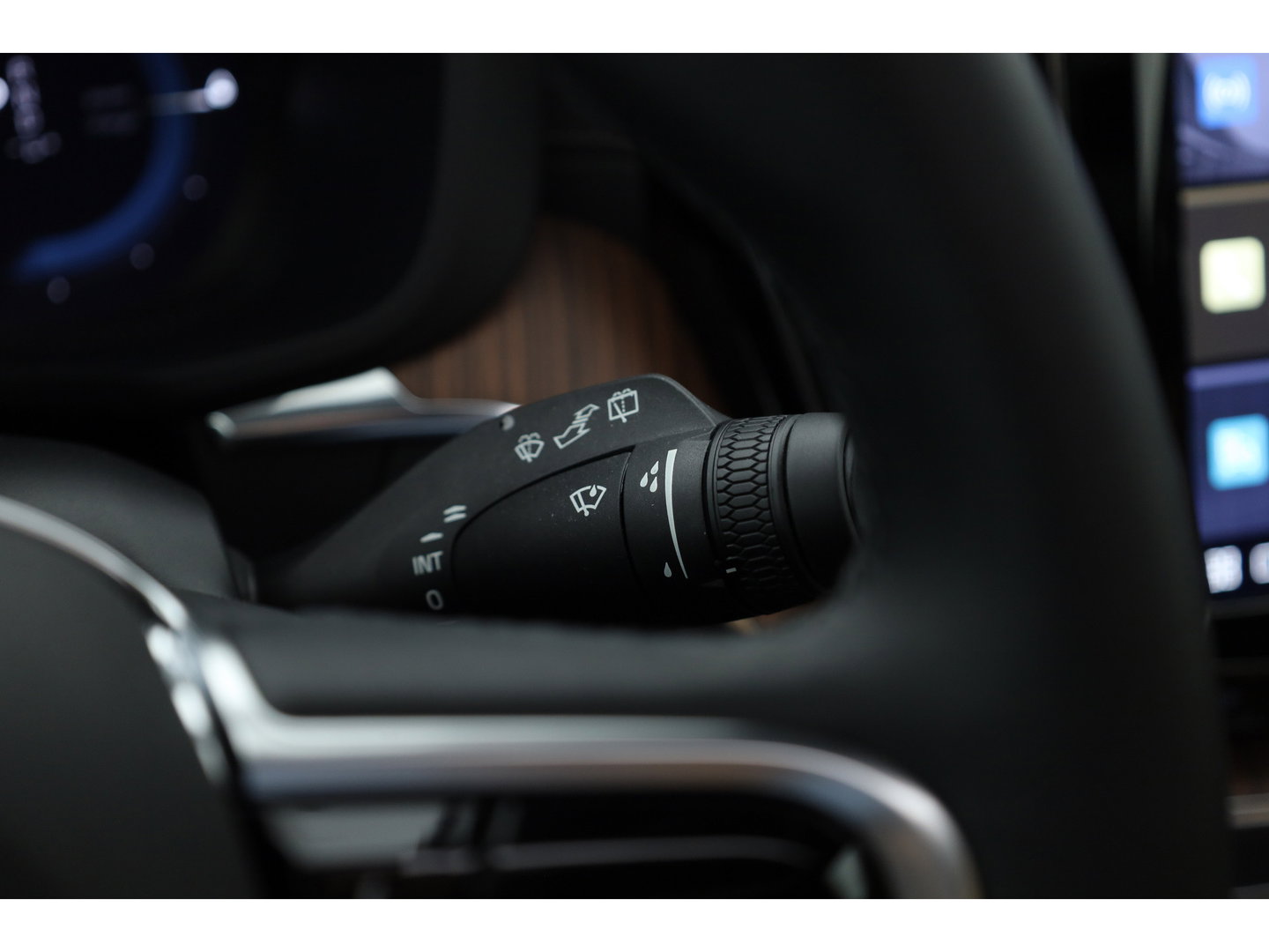 Volvo XC60 2.0 T6 Plug-in hybrid AWD Ultra Dark | Luchtvering | Bowers & Wilkins | Massage | Stoelventilatie | 360 camera | HUD |