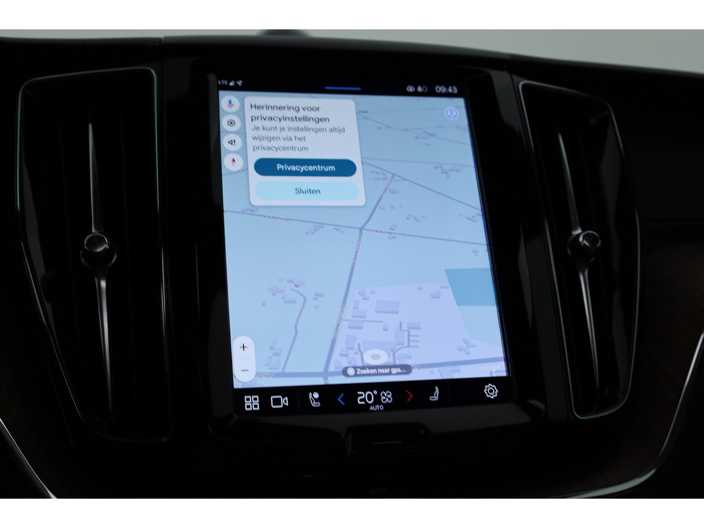 Volvo XC60 2.0 T6 Plug-in hybrid AWD Ultra Dark | Luchtvering | Bowers & Wilkins | Massage | Stoelventilatie | 360 camera | HUD |