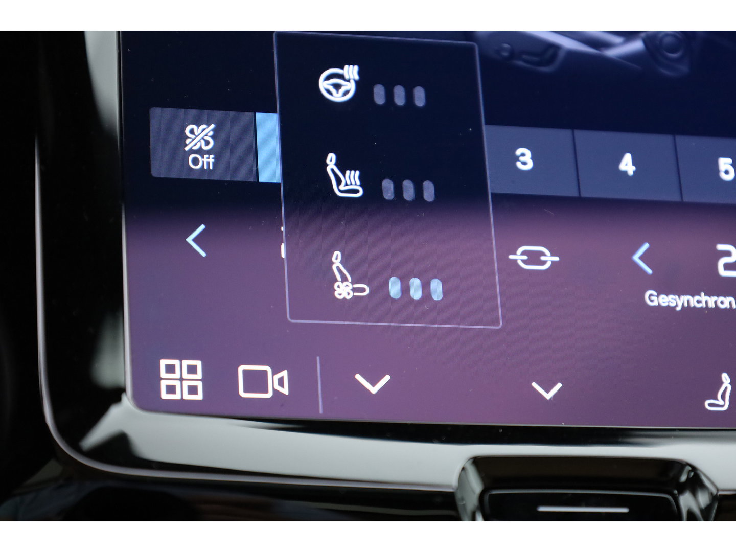 Volvo XC60 2.0 T6 Plug-in hybrid AWD Ultra Dark | Luchtvering | Bowers & Wilkins | Massage | Stoelventilatie | 360 camera | HUD |