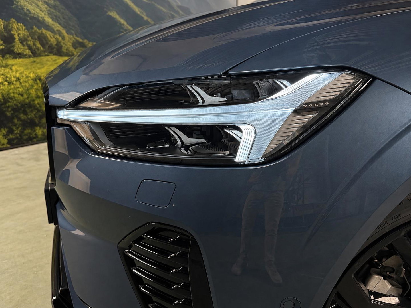 Volvo XC60 2.0 T8 Plug-in hybrid AWD Ultra Dark Maxton pakket  l 21 inc l 360 l stoel verwarming l 455pk