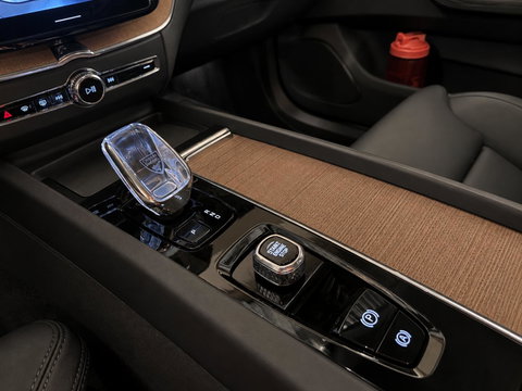 Volvo XC60 2.0 T8 Plug-in hybrid AWD Ultra Dark Maxton pakket  l 21 inc l 360 l stoel verwarming l 455pk