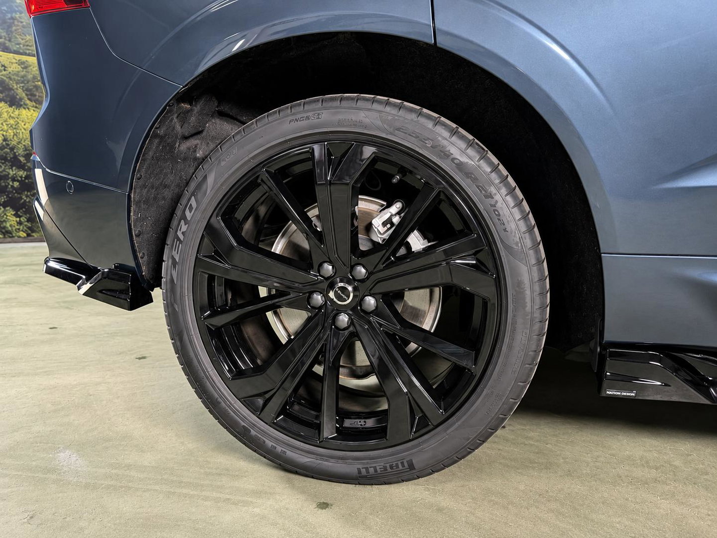 Volvo XC60 2.0 T8 Plug-in hybrid AWD Ultra Dark Maxton pakket  l 21 inc l 360 l stoel verwarming l 455pk