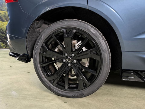 Volvo XC60 2.0 T8 Plug-in hybrid AWD Ultra Dark Maxton pakket  l 21 inc l 360 l stoel verwarming l 455pk
