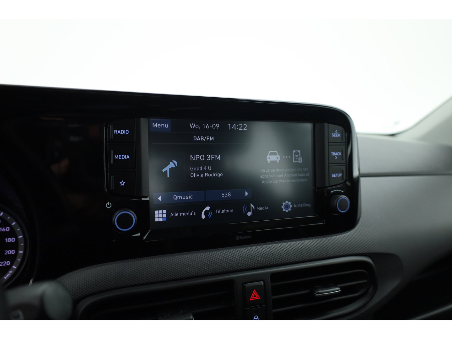 Hyundai i10 1.0 Comfort | Rijklaar! | Cruise Control | All Season | Lane Assist | DAB | Apple CarPlay & Android Auto