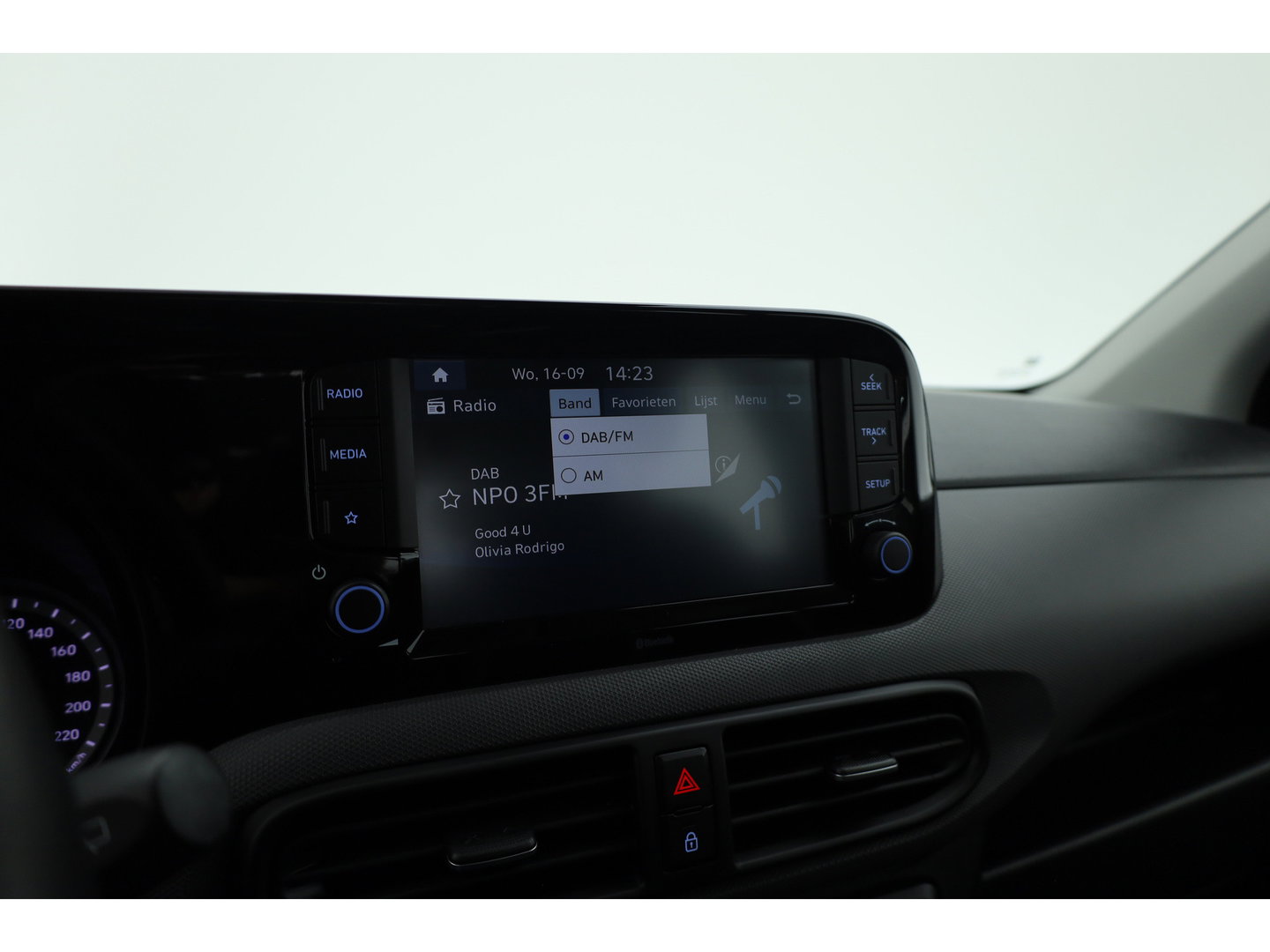 Hyundai i10 1.0 Comfort | Rijklaar! | Cruise Control | All Season | Lane Assist | DAB | Apple CarPlay & Android Auto