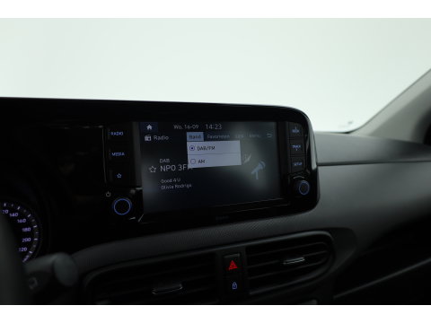 Hyundai i10 1.0 Comfort | Rijklaar! | Cruise Control | All Season | Lane Assist | DAB | Apple CarPlay & Android Auto
