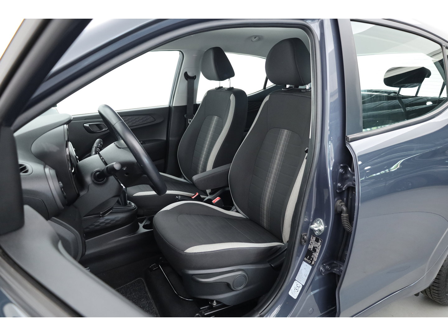 Hyundai i10 1.0 Comfort | Rijklaar! | Cruise Control | All Season | Lane Assist | DAB | Apple CarPlay & Android Auto