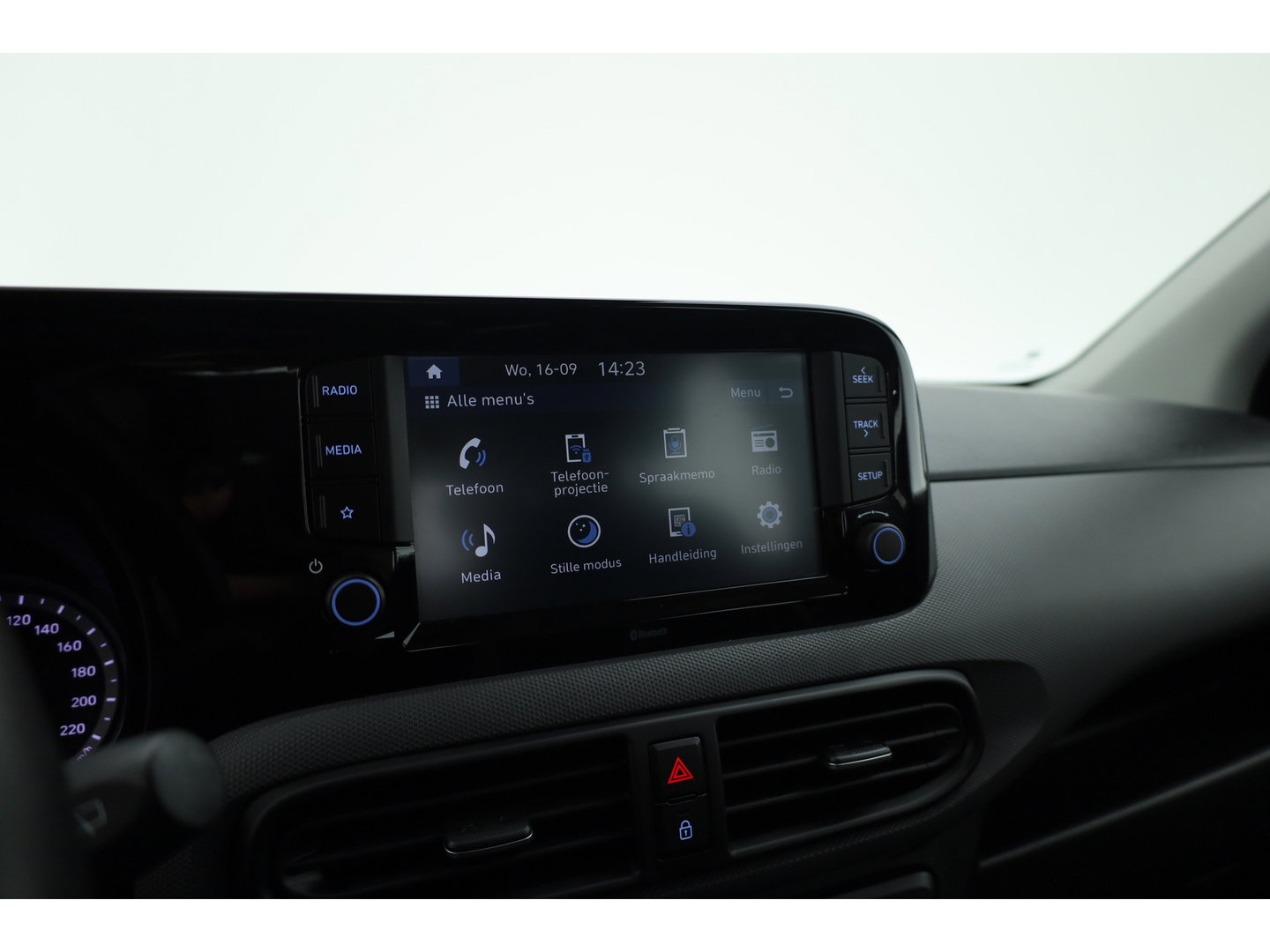 Hyundai i10 1.0 Comfort | Rijklaar! | Cruise Control | All Season | Lane Assist | DAB | Apple CarPlay & Android Auto