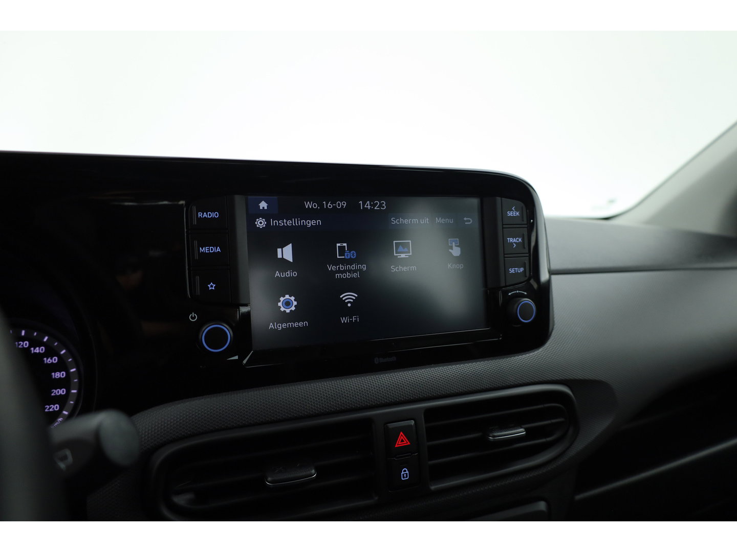 Hyundai i10 1.0 Comfort | Rijklaar! | Cruise Control | All Season | Lane Assist | DAB | Apple CarPlay & Android Auto