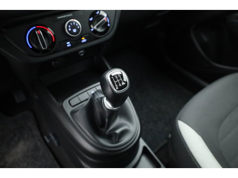 Hyundai i10 1.0 Comfort | Rijklaar! | Cruise Control | All Season | Lane Assist | DAB | Apple CarPlay & Android Auto