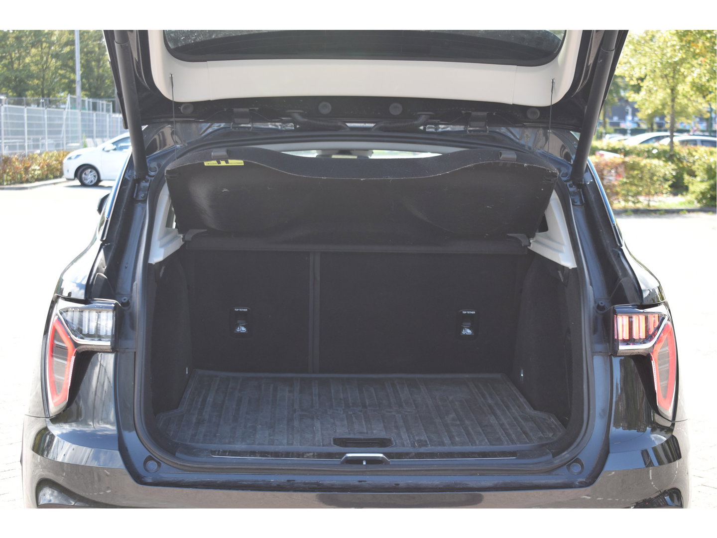 Lynk & Co 01 1.5 PHEV 261 pk | Facelift | Trekhaak | 360 gr.camera | Pano | Keyless | Carplay | DAB | Full LED