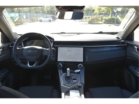 Lynk & Co 01 1.5 PHEV 261 pk | Facelift | Trekhaak | 360 gr.camera | Pano | Keyless | Carplay | DAB | Full LED