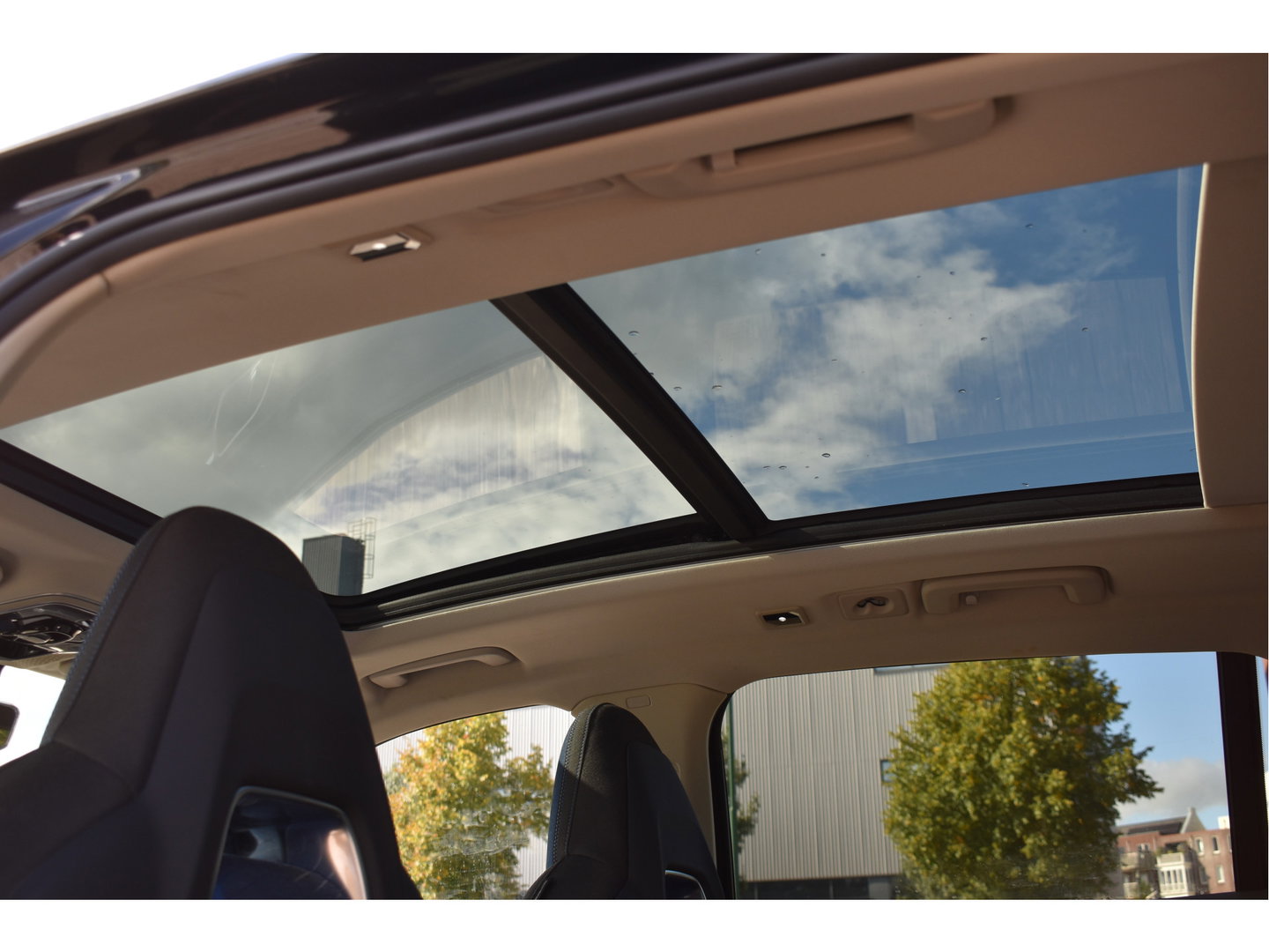 Lynk & Co 01 1.5 PHEV 261 pk | Facelift | Trekhaak | 360 gr.camera | Pano | Keyless | Carplay | DAB | Full LED