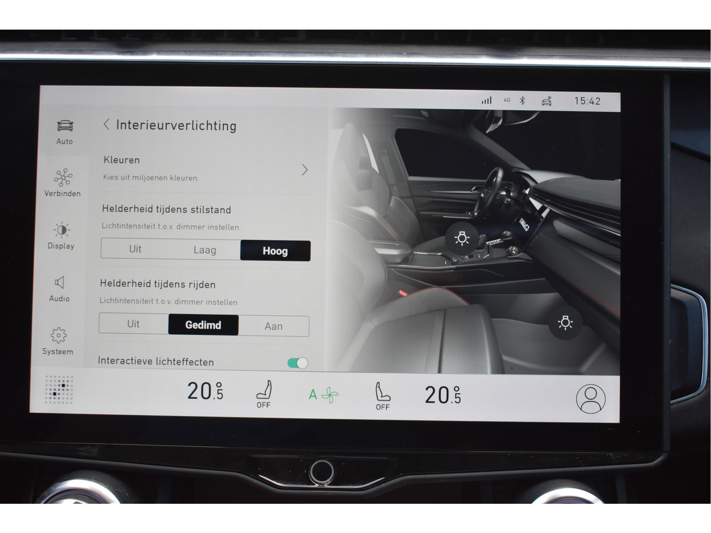 Lynk & Co 01 1.5 PHEV 261 pk | Facelift | Trekhaak | 360 gr.camera | Pano | Keyless | Carplay | DAB | Full LED
