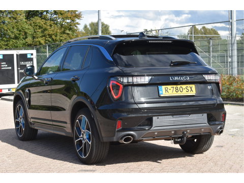 Lynk & Co 01 1.5 PHEV 261 pk | Facelift | Trekhaak | 360 gr.camera | Pano | Keyless | Carplay | DAB | Full LED