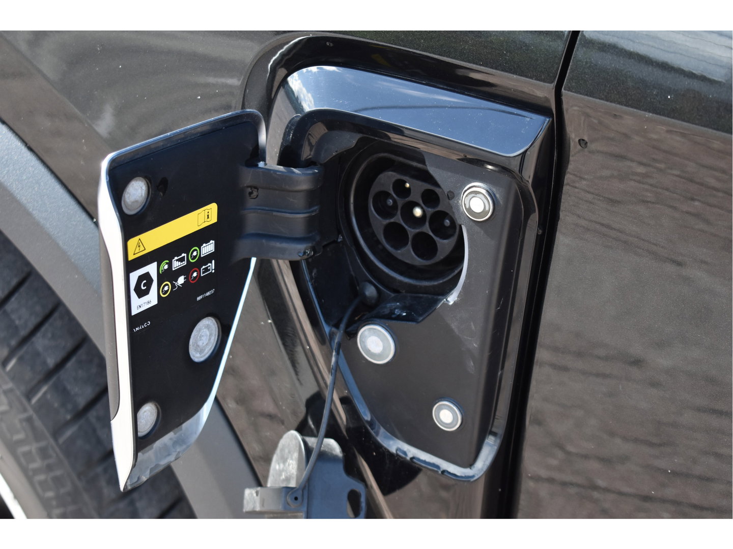 Lynk & Co 01 1.5 PHEV 261 pk | Facelift | Trekhaak | 360 gr.camera | Pano | Keyless | Carplay | DAB | Full LED
