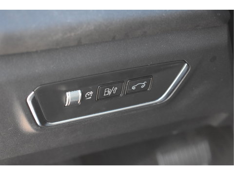 Lynk & Co 01 1.5 PHEV 261 pk | Facelift | Trekhaak | 360 gr.camera | Pano | Keyless | Carplay | DAB | Full LED