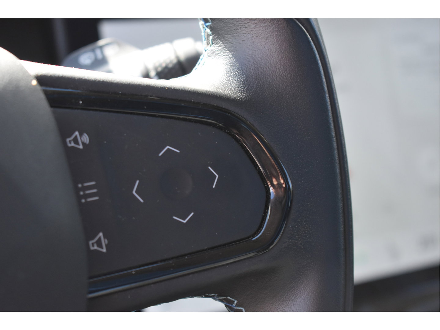 Lynk & Co 01 1.5 PHEV 261 pk | Facelift | Trekhaak | 360 gr.camera | Pano | Keyless | Carplay | DAB | Full LED