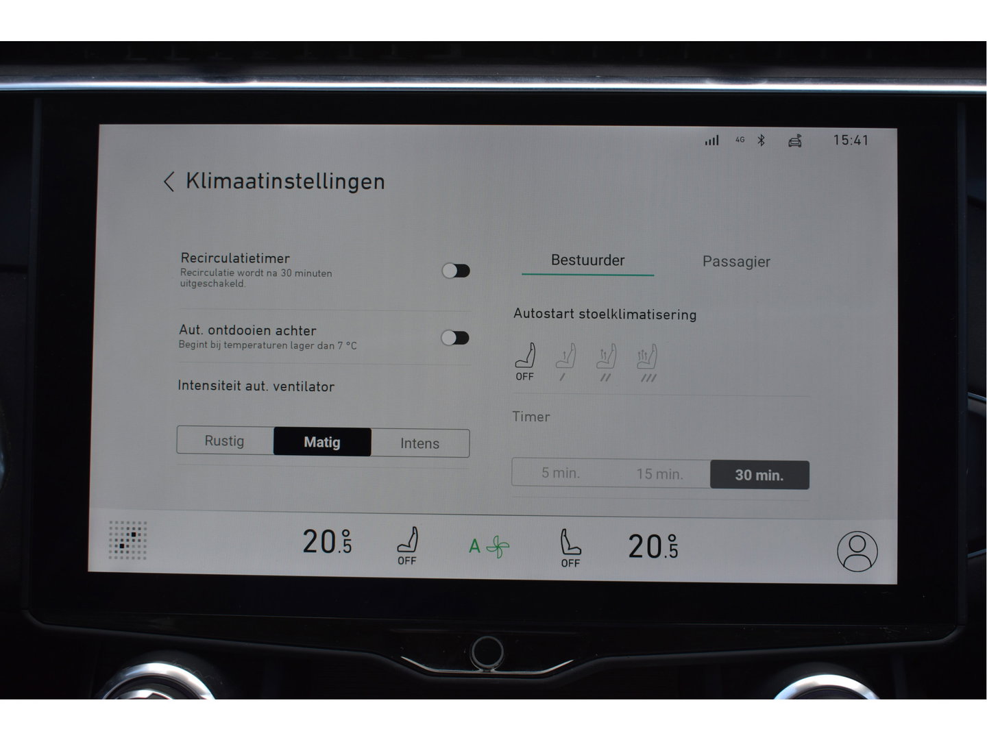 Lynk & Co 01 1.5 PHEV 261 pk | Facelift | Trekhaak | 360 gr.camera | Pano | Keyless | Carplay | DAB | Full LED