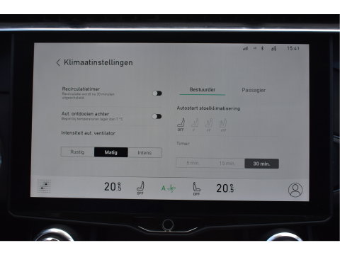 Lynk & Co 01 1.5 PHEV 261 pk | Facelift | Trekhaak | 360 gr.camera | Pano | Keyless | Carplay | DAB | Full LED