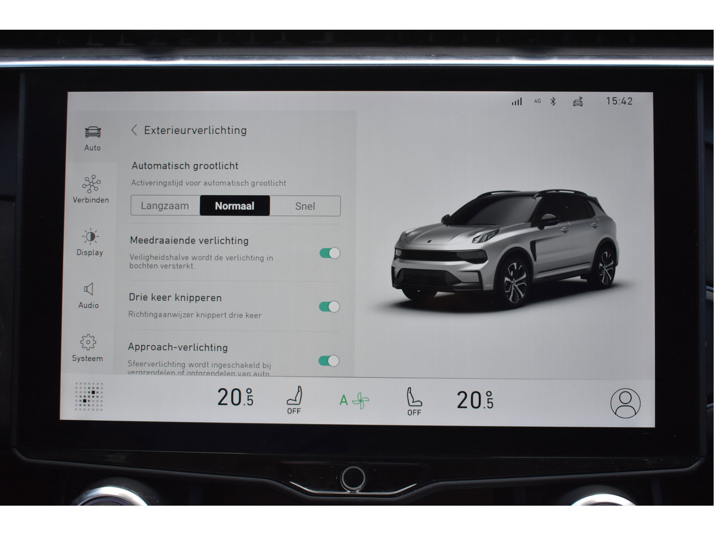 Lynk & Co 01 1.5 PHEV 261 pk | Facelift | Trekhaak | 360 gr.camera | Pano | Keyless | Carplay | DAB | Full LED