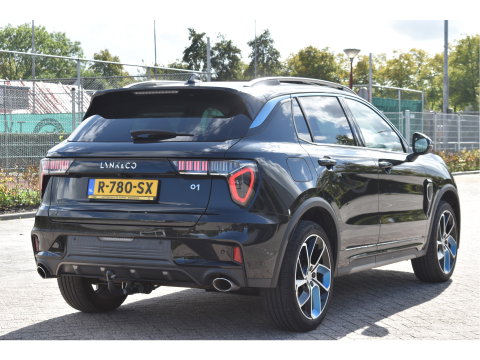 Lynk & Co 01 1.5 PHEV 261 pk | Facelift | Trekhaak | 360 gr.camera | Pano | Keyless | Carplay | DAB | Full LED