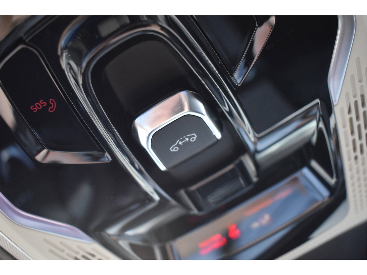 Lynk & Co 01 1.5 PHEV 261 pk | Facelift | Trekhaak | 360 gr.camera | Pano | Keyless | Carplay | DAB | Full LED